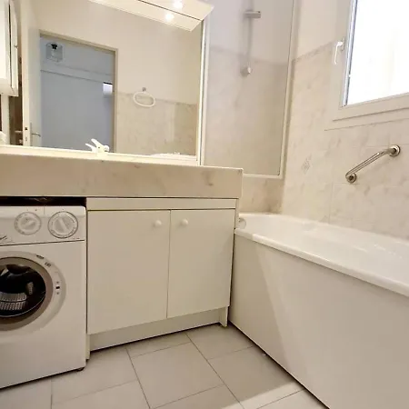 Apartment T2 Climatise Avec Coin Nuit, Parking, Piscine Et Tennis - 200m Plages Et Commerces - Fr-1-316-154